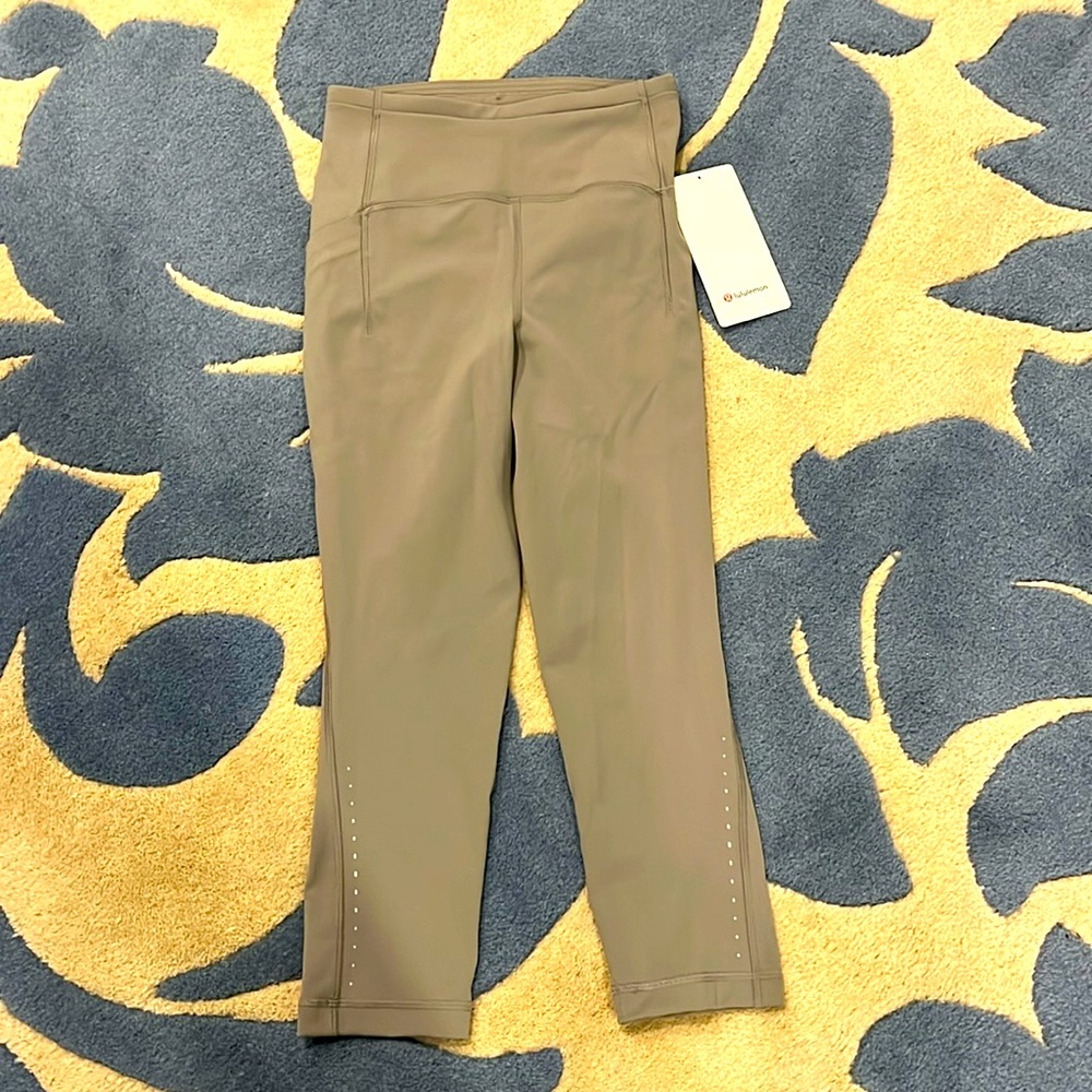 Lululemon Swift Speed HR Crop 21 inches NWT